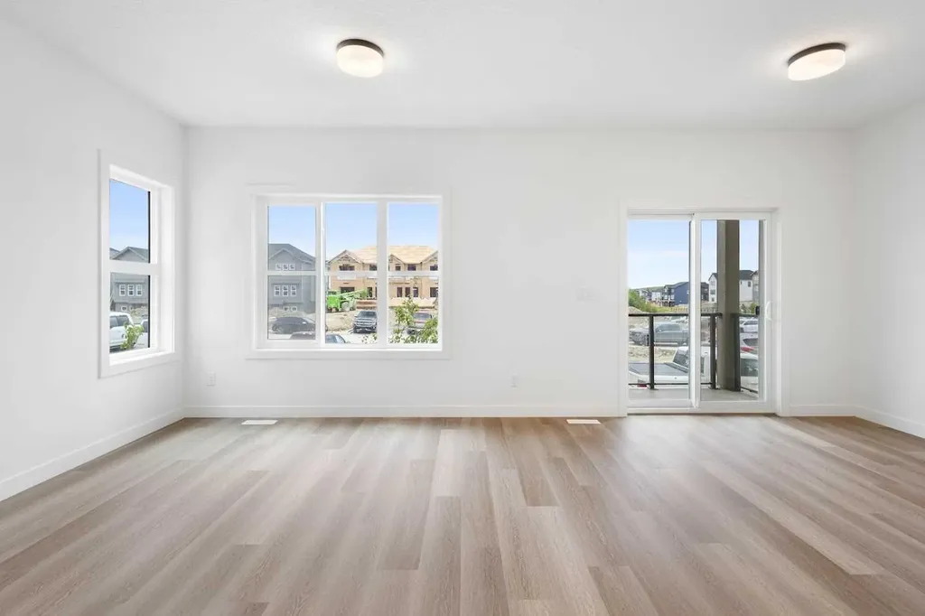 2117 81st Street SW Calgary AB T3H 6H5