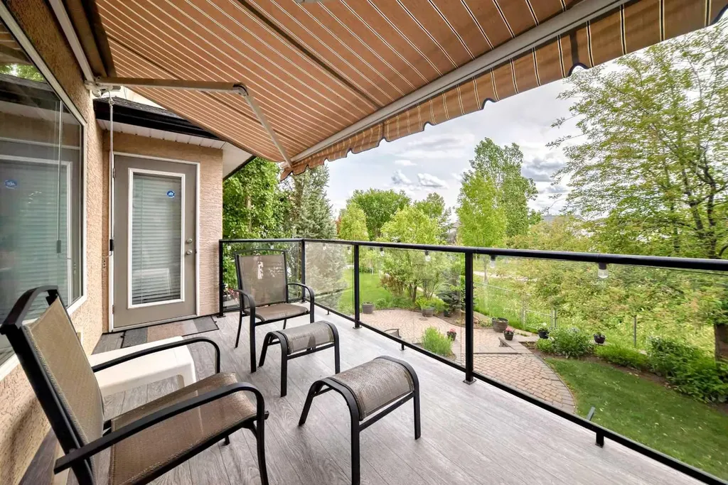 146 Scenic View Close Calgary AB T3L 1Z4