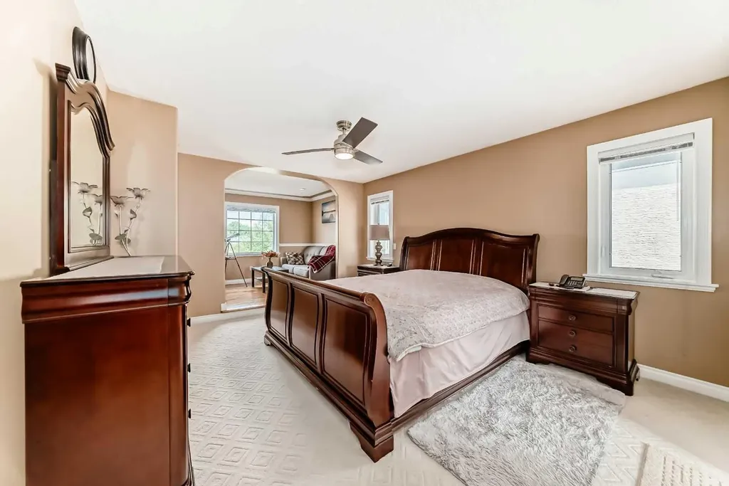 146 Scenic View Close Calgary AB T3L 1Z4