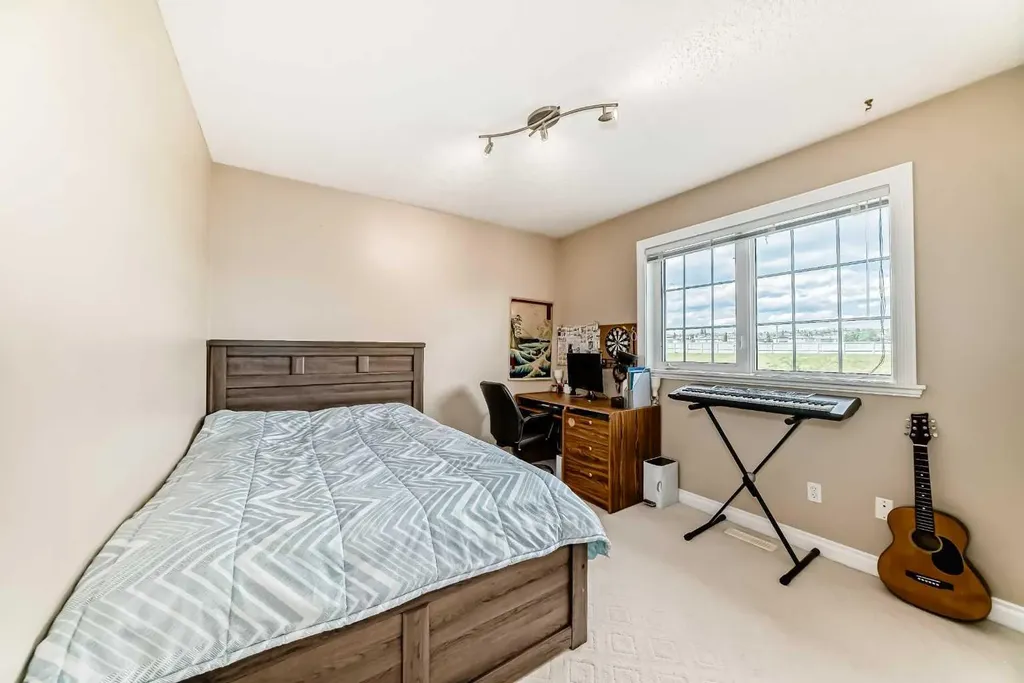 146 Scenic View Close Calgary AB T3L 1Z4