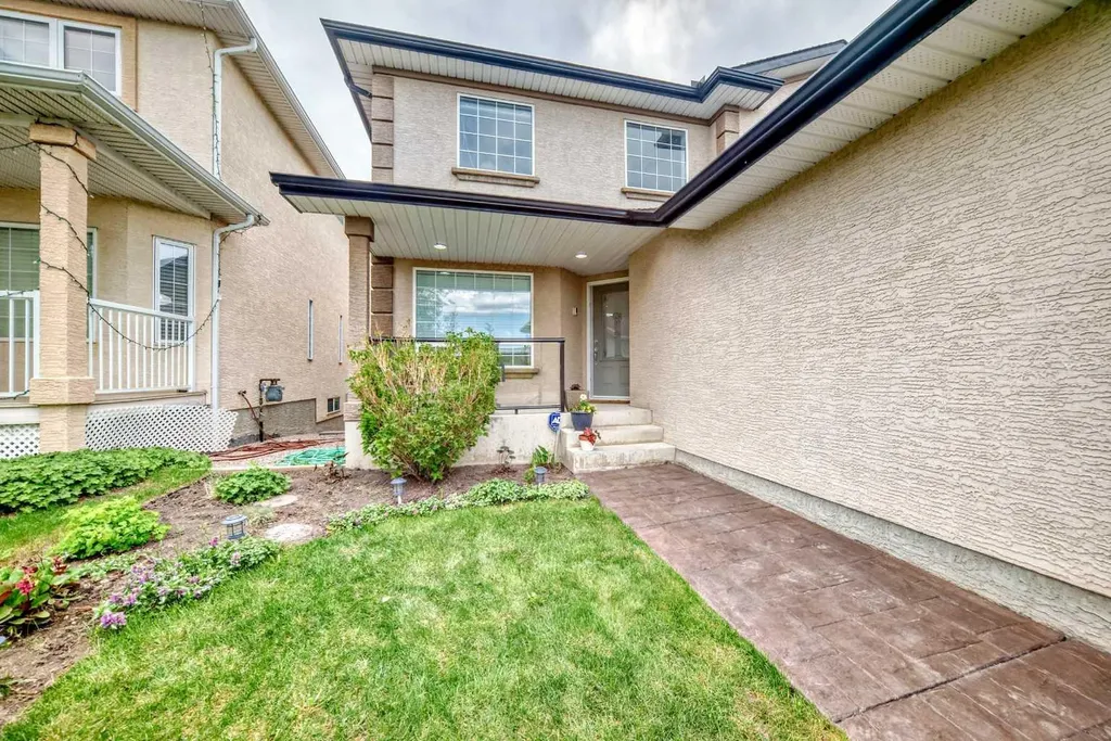 146 Scenic View Close Calgary AB T3L 1Z4