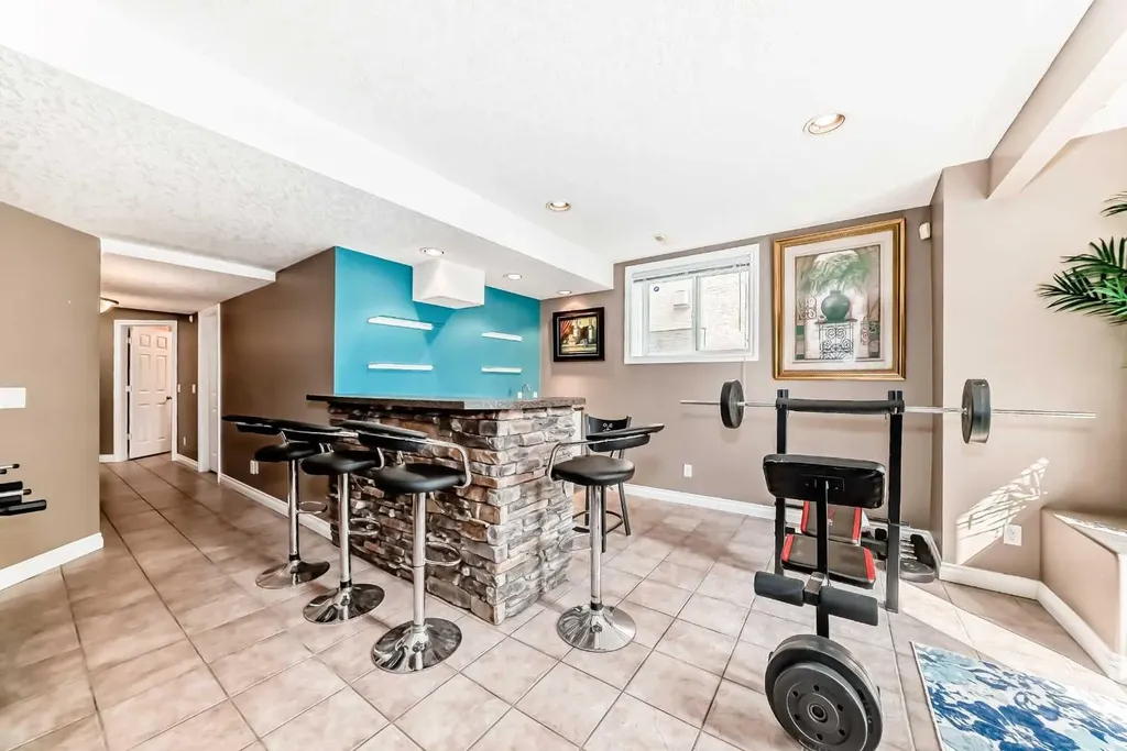 146 Scenic View Close Calgary AB T3L 1Z4