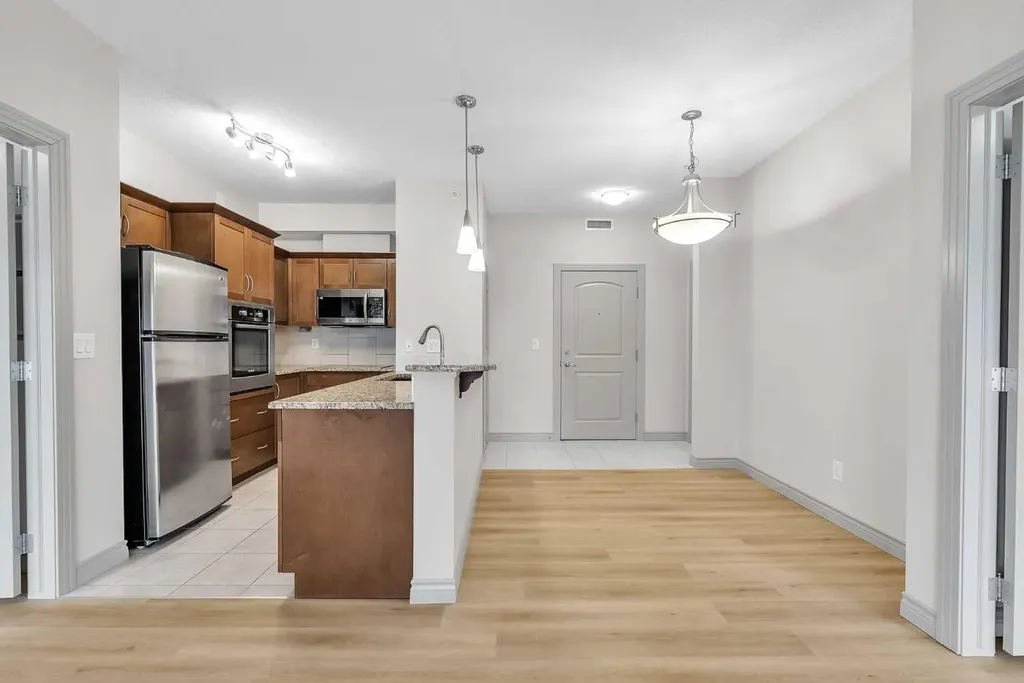 70 Royal Oak Plaza NW Calgary AB T3G 0C6