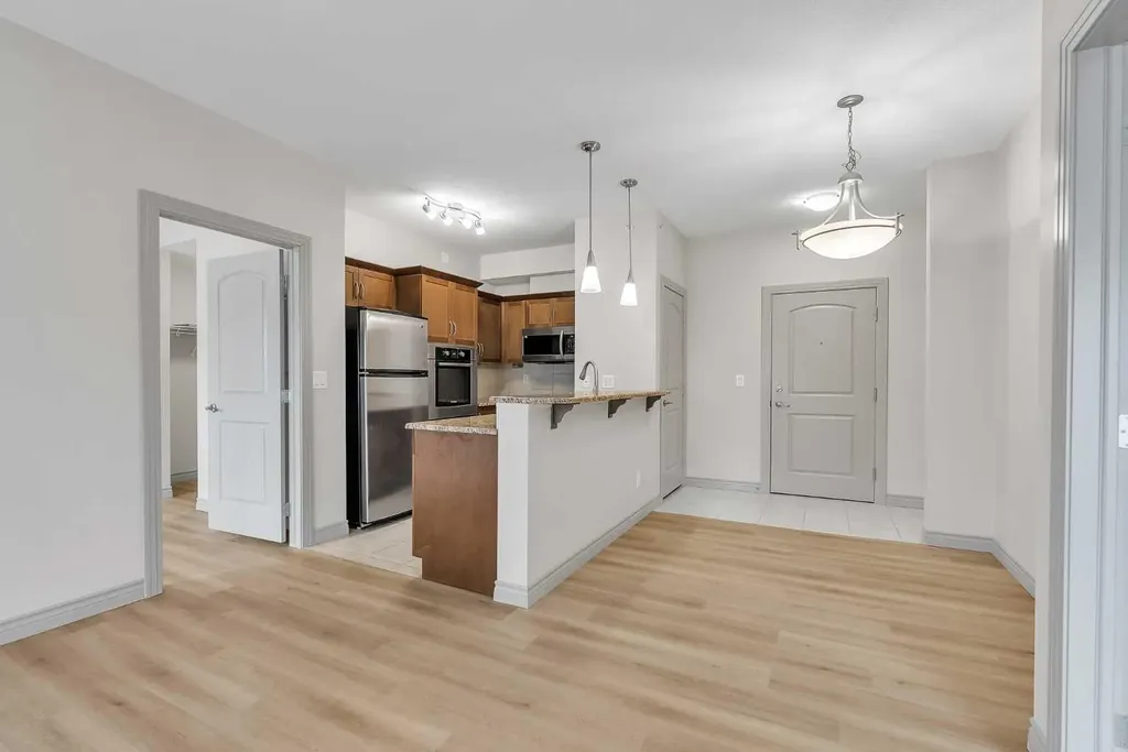70 Royal Oak Plaza NW Calgary AB T3G 0C6