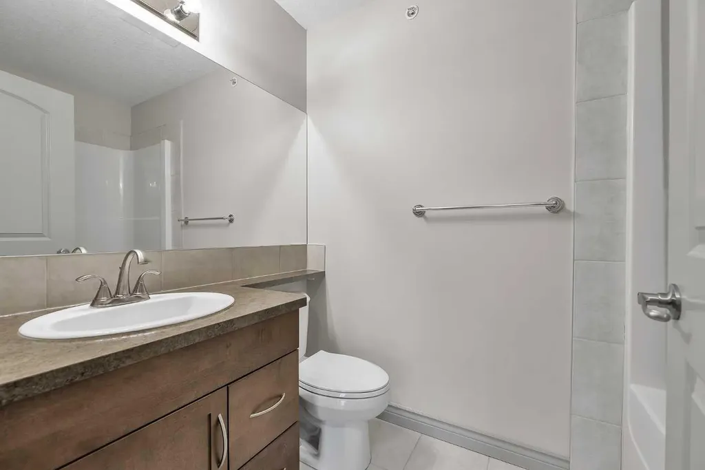 70 Royal Oak Plaza NW Calgary AB T3G 0C6