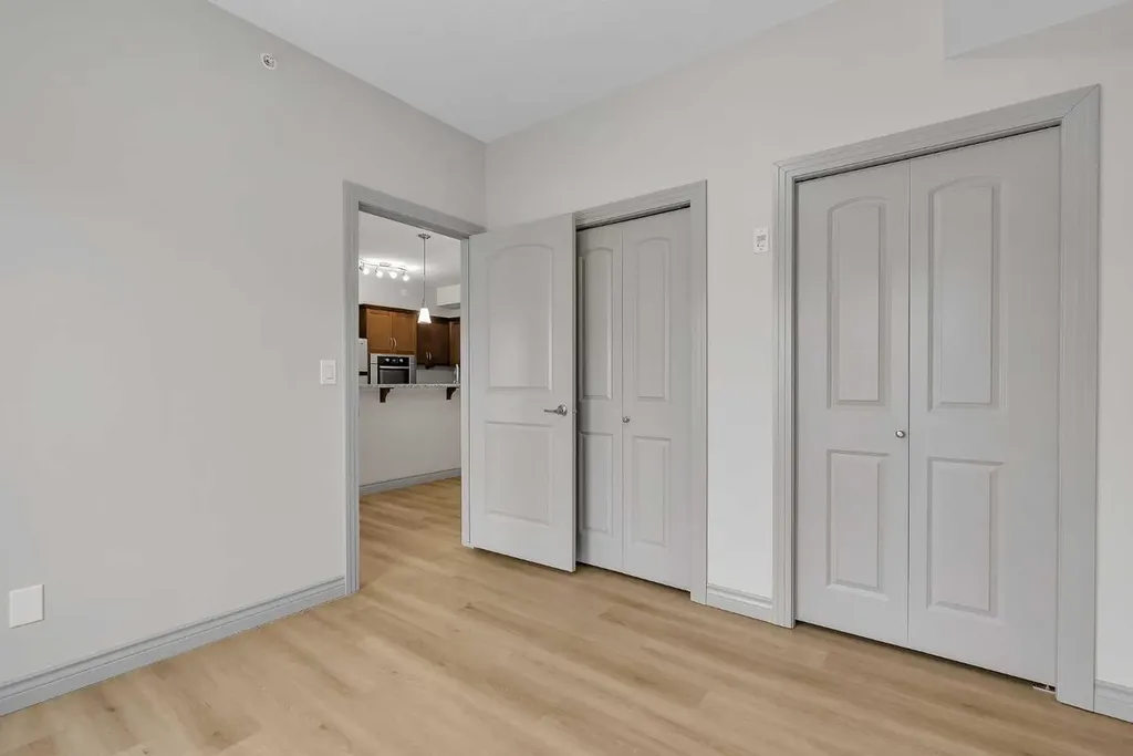 70 Royal Oak Plaza NW Calgary AB T3G 0C6