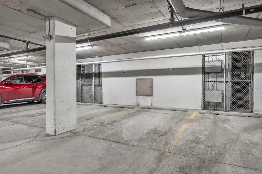 70 Royal Oak Plaza NW Calgary AB T3G 0C6