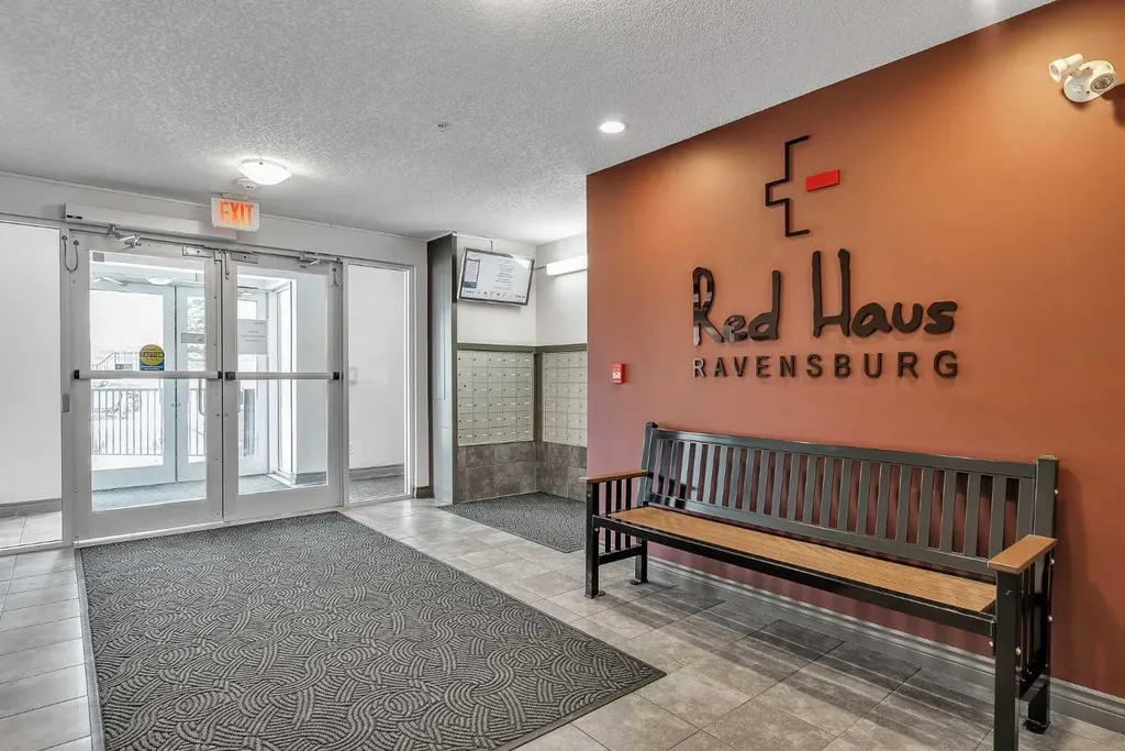 70 Royal Oak Plaza NW Calgary AB T3G 0C6