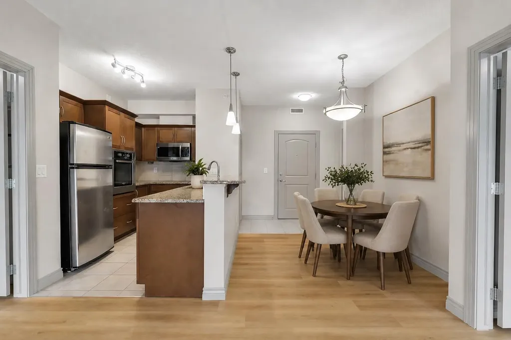 70 Royal Oak Plaza NW Calgary AB T3G 0C6