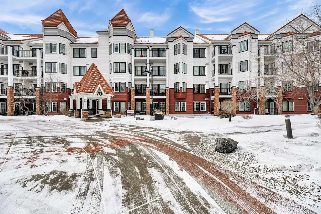70 Royal Oak Plaza NW Calgary AB T3G 0C6