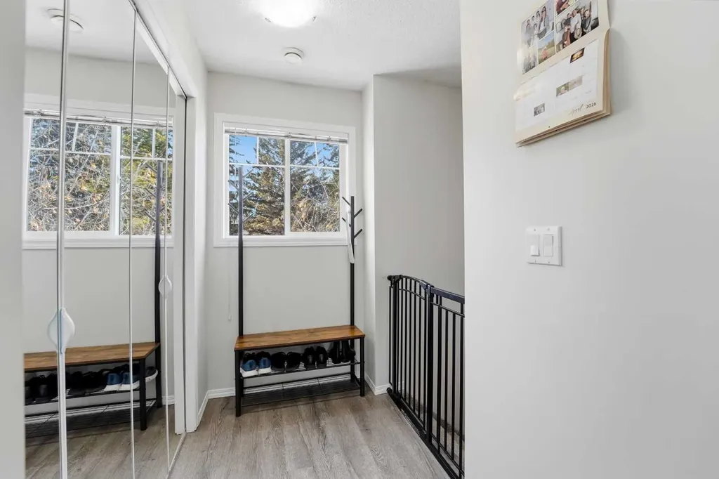 5220 50a Avenue Sylvan Lake AB T4S 1E5