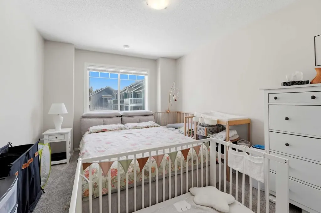 5220 50a Avenue Sylvan Lake AB T4S 1E5