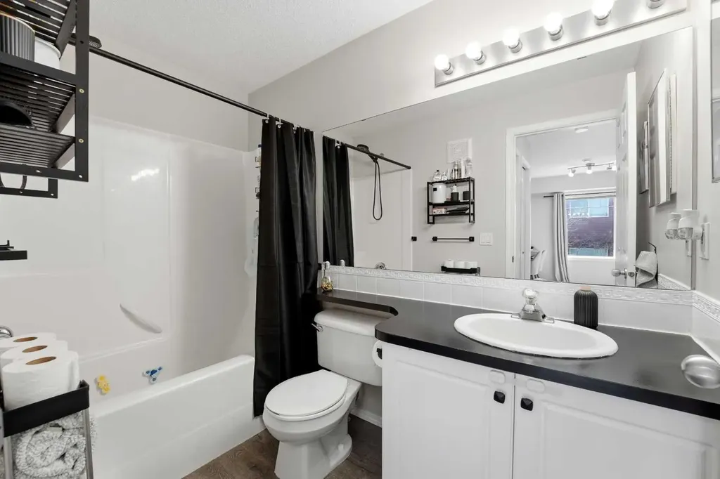 5220 50a Avenue Sylvan Lake AB T4S 1E5