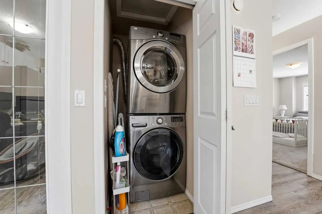 5220 50a Avenue Sylvan Lake AB T4S 1E5