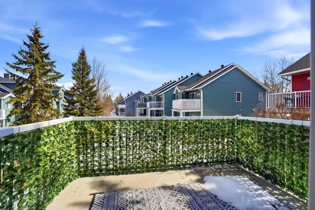 5220 50a Avenue Sylvan Lake AB T4S 1E5