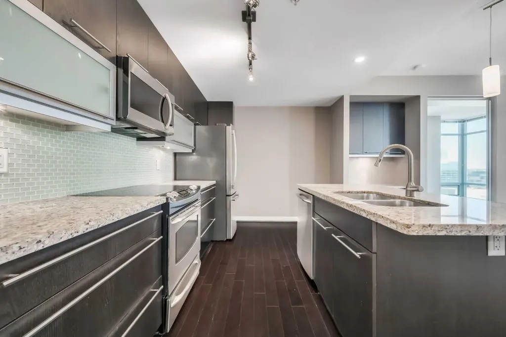 215 13 Avenue SW Calgary AB T2R0V6