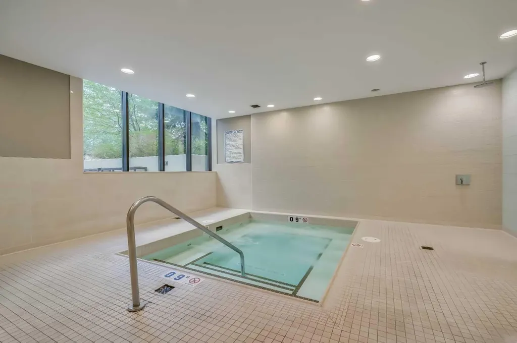 222 Riverfront Avenue SW Calgary AB T2P0X2
