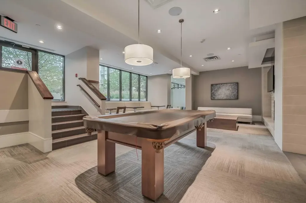 222 Riverfront Avenue SW Calgary AB T2P0X2