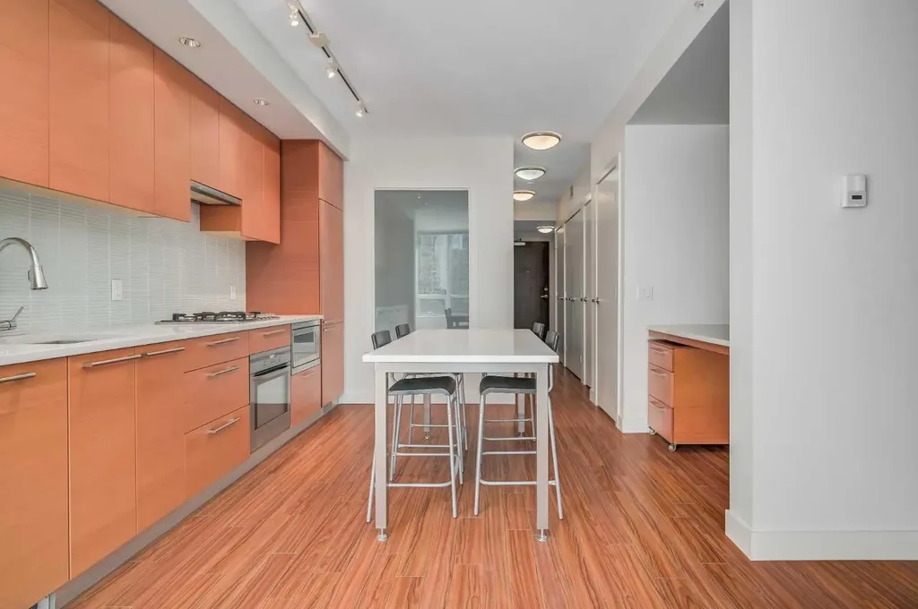 222 Riverfront Avenue SW Calgary AB T2P0X2