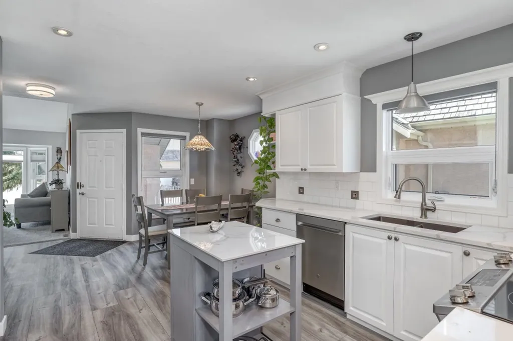 26 Quigley Drive Cochrane AB T4C 1M2