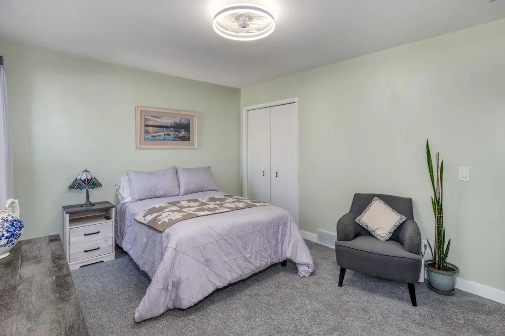 26 Quigley Drive Cochrane AB T4C 1M2