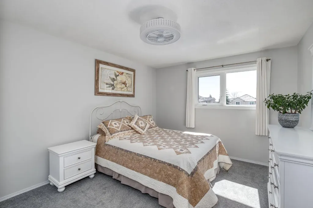 26 Quigley Drive Cochrane AB T4C 1M2