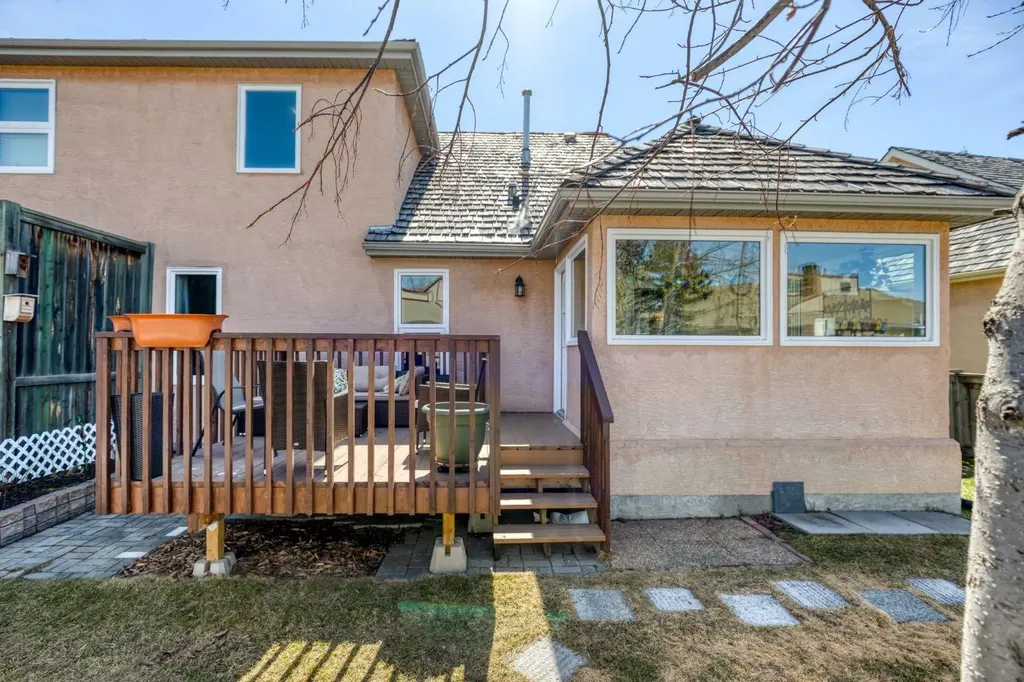 26 Quigley Drive Cochrane AB T4C 1M2