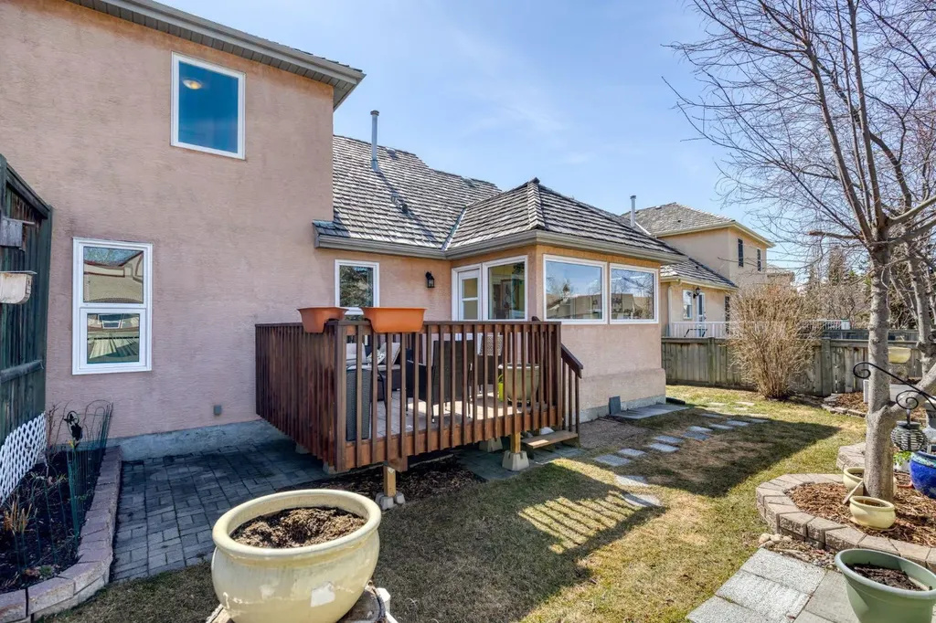26 Quigley Drive Cochrane AB T4C 1M2