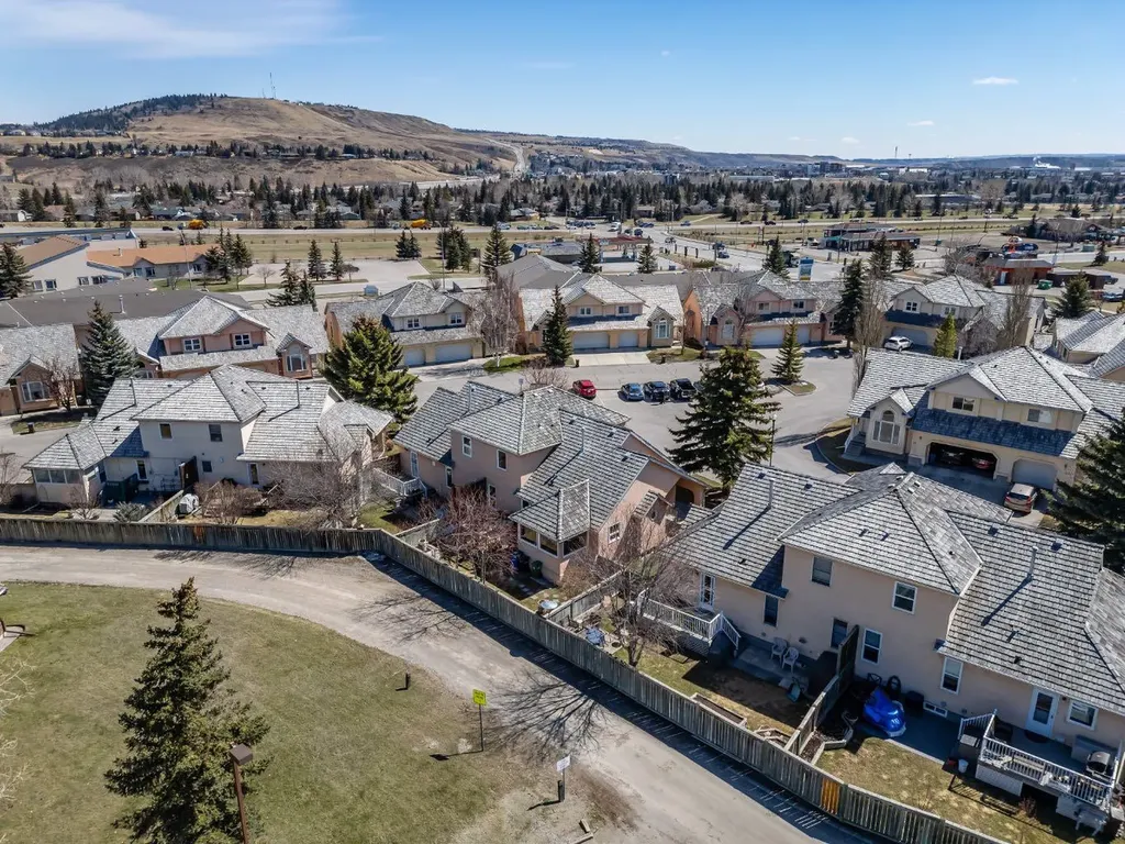 26 Quigley Drive Cochrane AB T4C 1M2