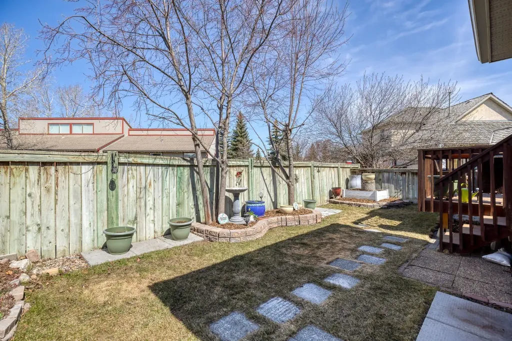 26 Quigley Drive Cochrane AB T4C 1M2