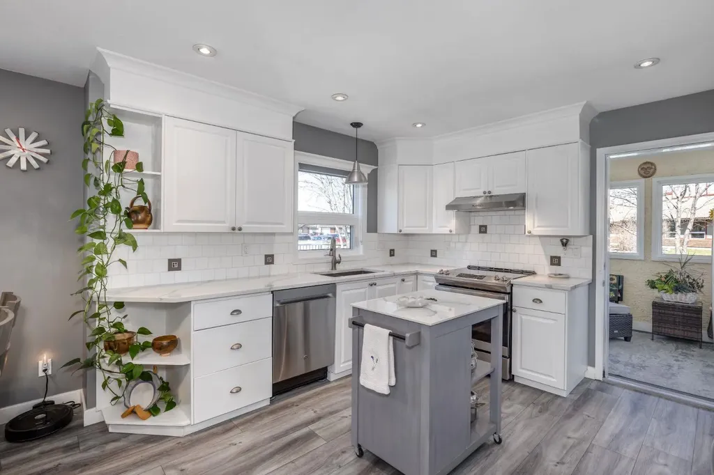 26 Quigley Drive Cochrane AB T4C 1M2