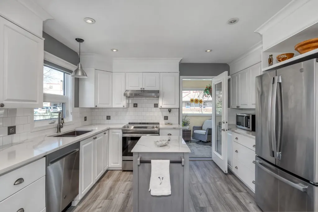 26 Quigley Drive Cochrane AB T4C 1M2