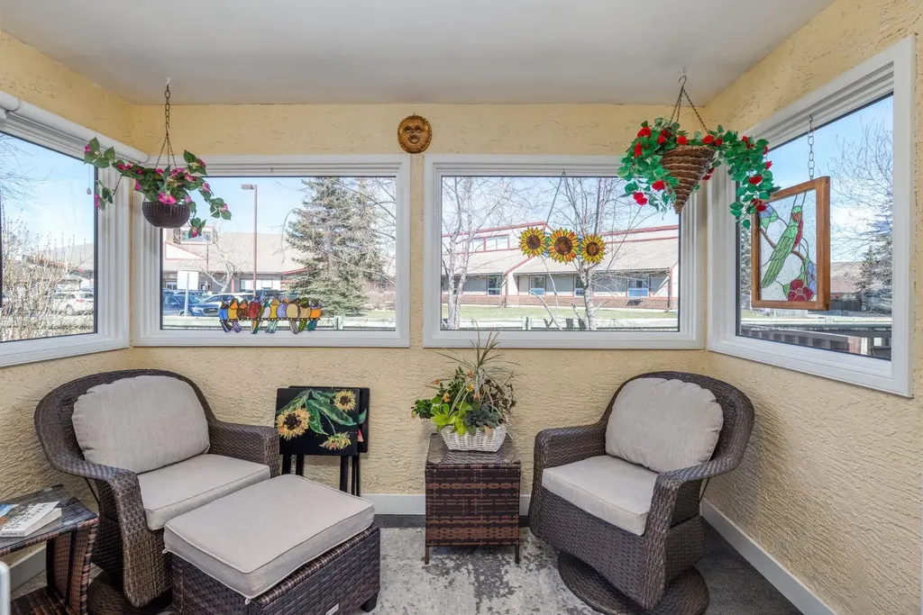26 Quigley Drive Cochrane AB T4C 1M2