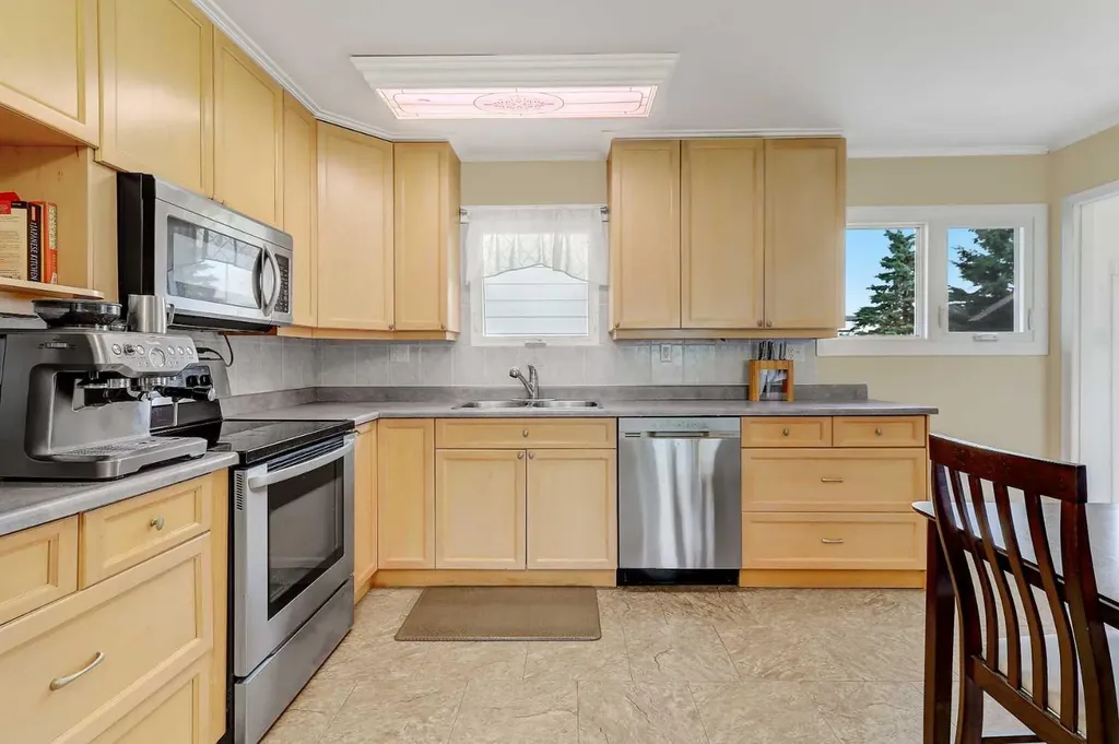 11304 108 Avenue Fairview AB T0H 1L0