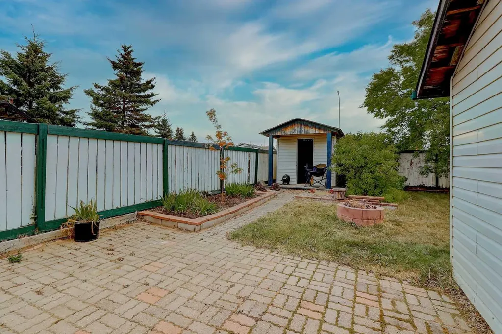 11304 108 Avenue Fairview AB T0H 1L0