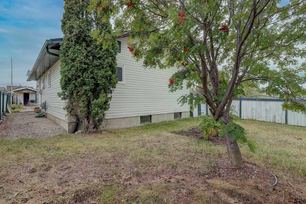 11304 108 Avenue Fairview AB T0H 1L0