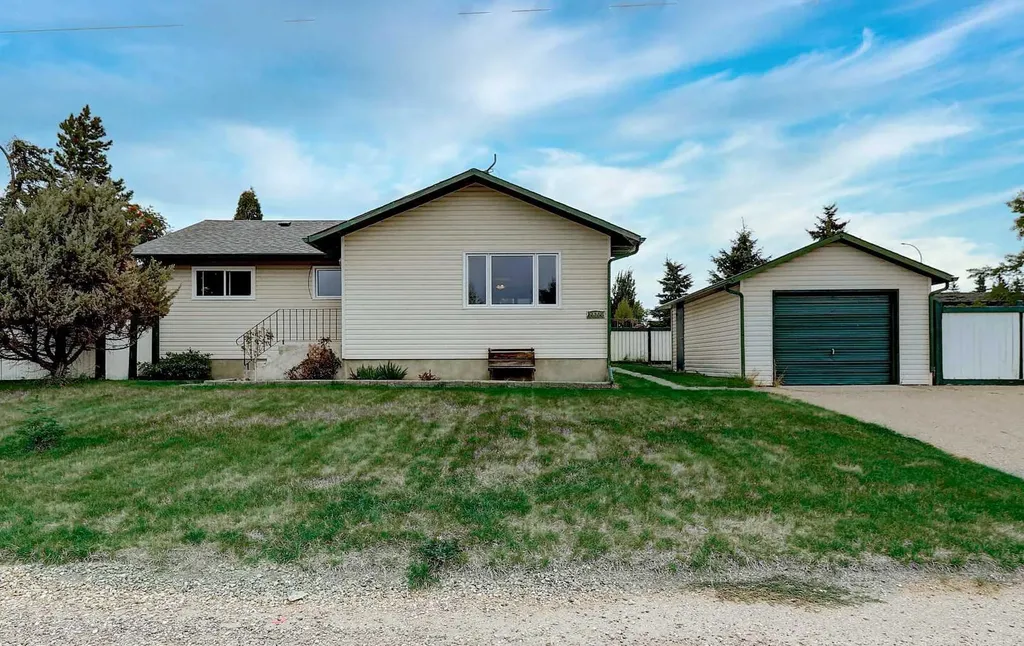 11304 108 Avenue Fairview AB T0H 1L0