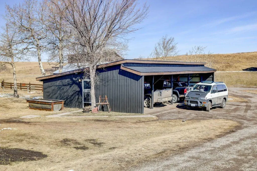 6019 Rge Road 2 - 1 A Rural Pincher Creek No. 9 M.d. Of AB T0K 1W0