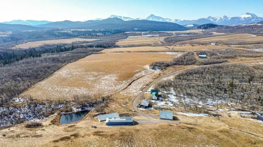 6019 Rge Road 2 - 1 A Rural Pincher Creek No. 9 M.d. Of AB T0K 1W0