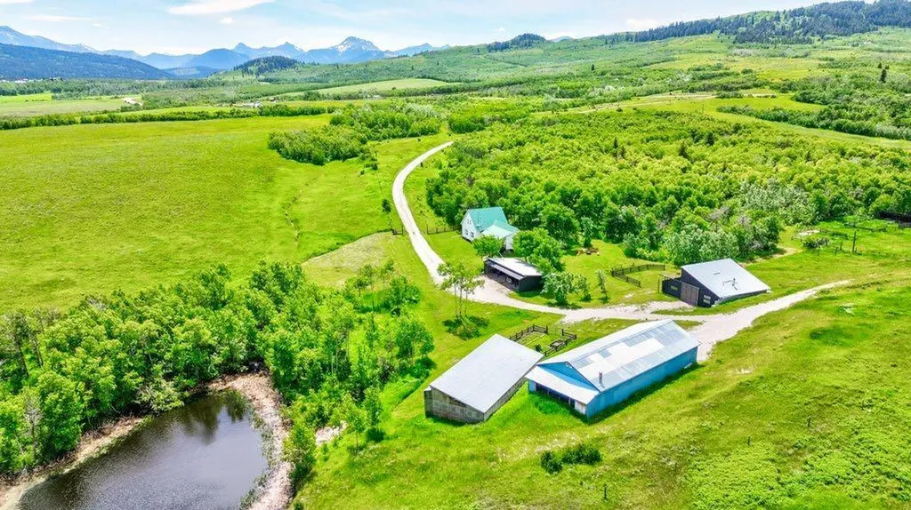6019 Rge Road 2 - 1 A Rural Pincher Creek No. 9 M.d. Of AB T0K 1W0