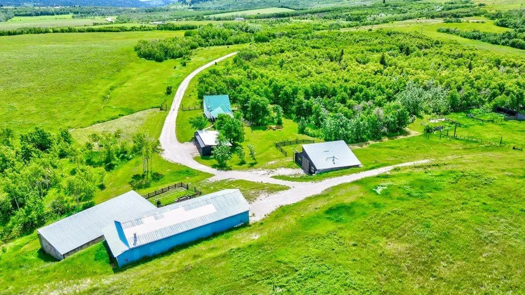 6019 Rge Road 2 - 1 A Rural Pincher Creek No. 9 M.d. Of AB T0K 1W0
