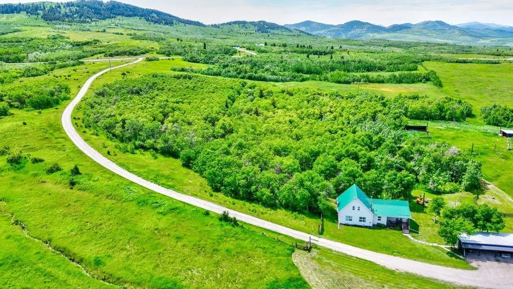 6019 Rge Road 2 - 1 A Rural Pincher Creek No. 9 M.d. Of AB T0K 1W0