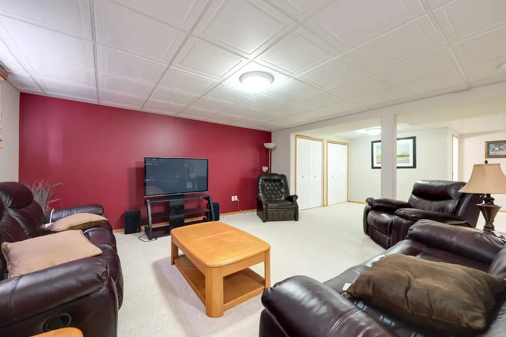 76 Reichley Street Red Deer AB T4P 3S3