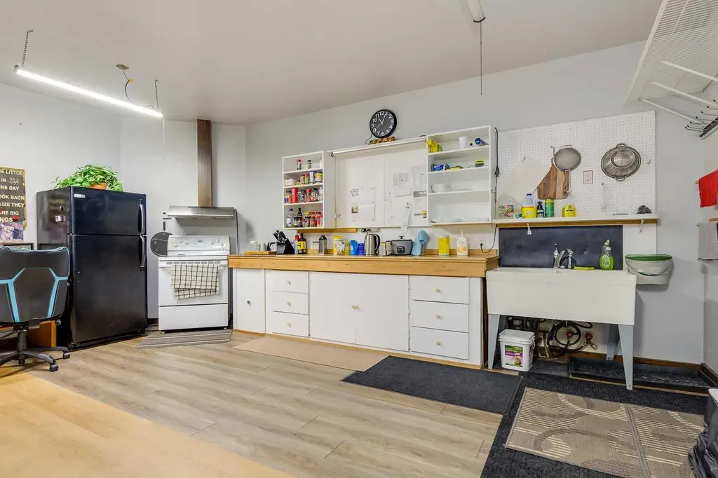 76 Reichley Street Red Deer AB T4P 3S3