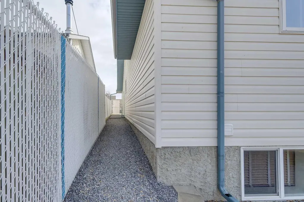 76 Reichley Street Red Deer AB T4P 3S3