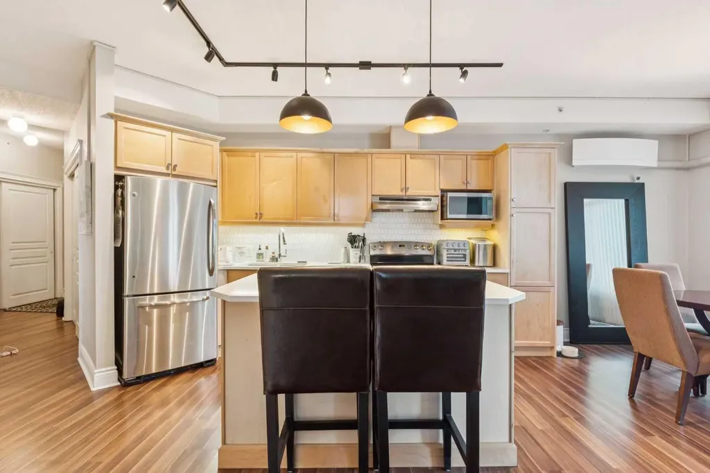 4 14 Street NW Calgary AB T2N 1Z4