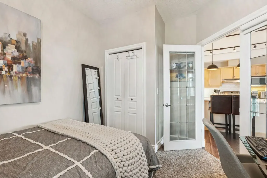 4 14 Street NW Calgary AB T2N 1Z4