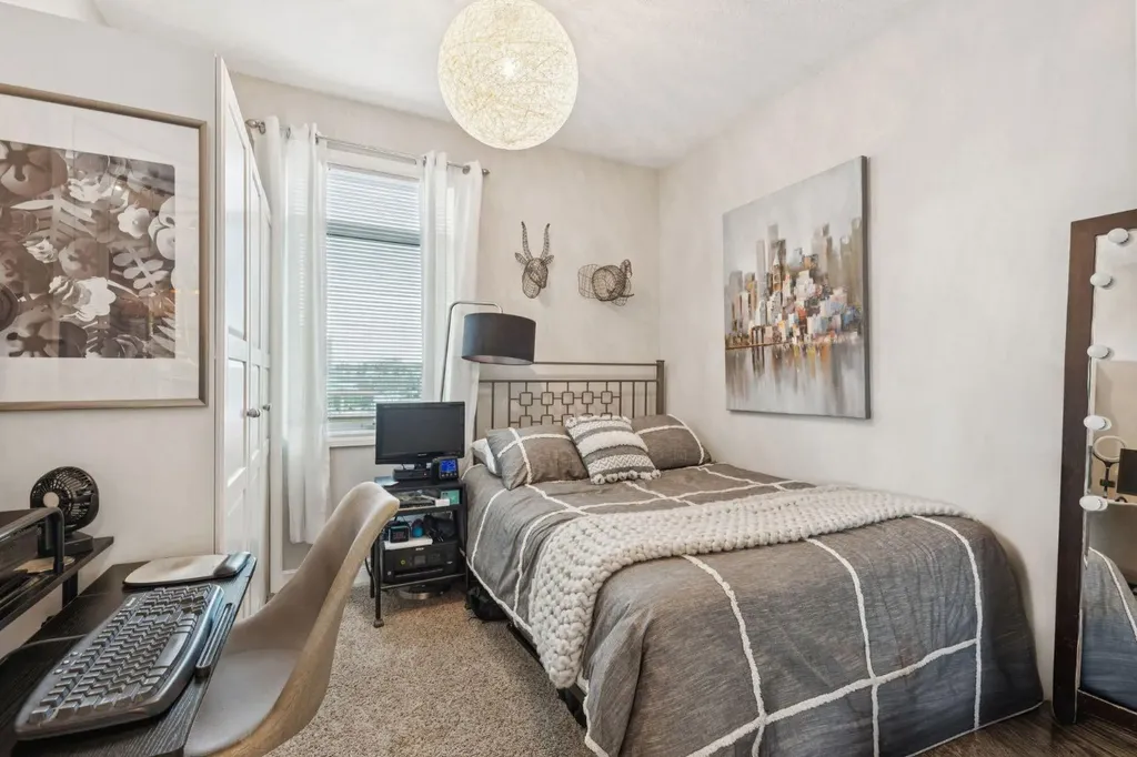 4 14 Street NW Calgary AB T2N 1Z4