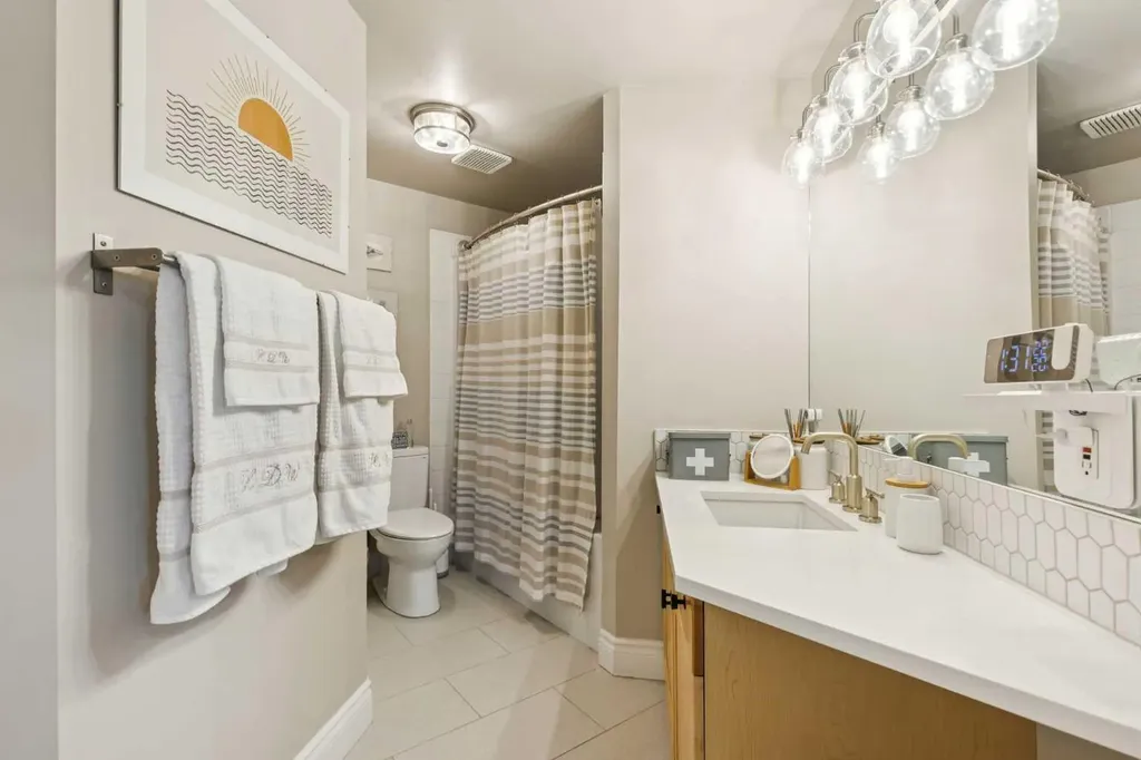 4 14 Street NW Calgary AB T2N 1Z4
