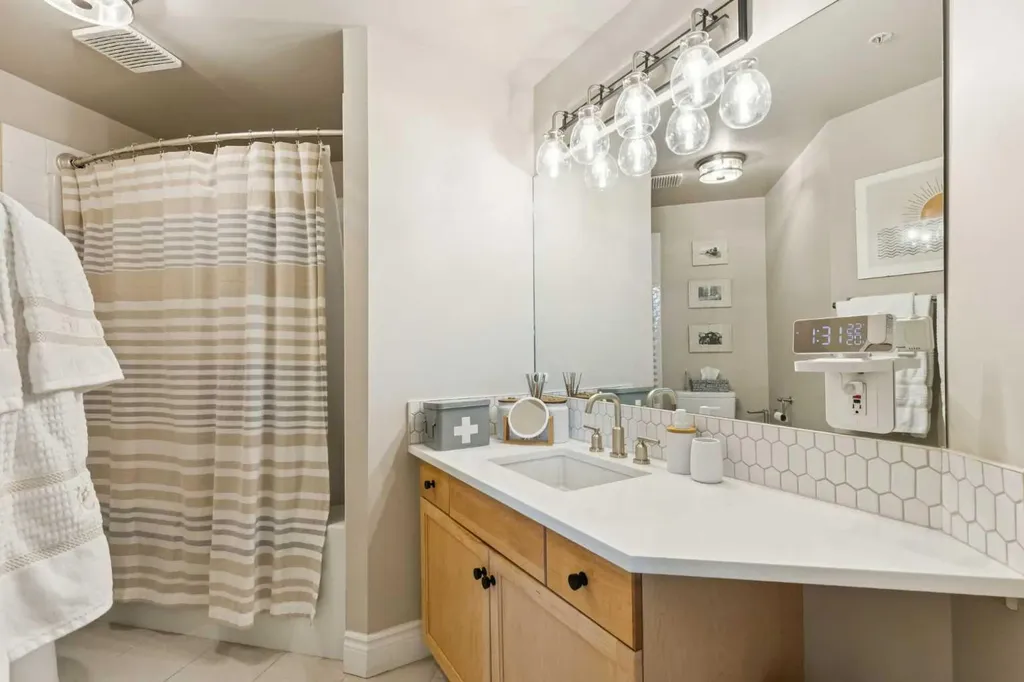 4 14 Street NW Calgary AB T2N 1Z4